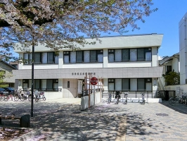 Brillia 巣鴨の周辺施設：豊島区立巣鴨図書館